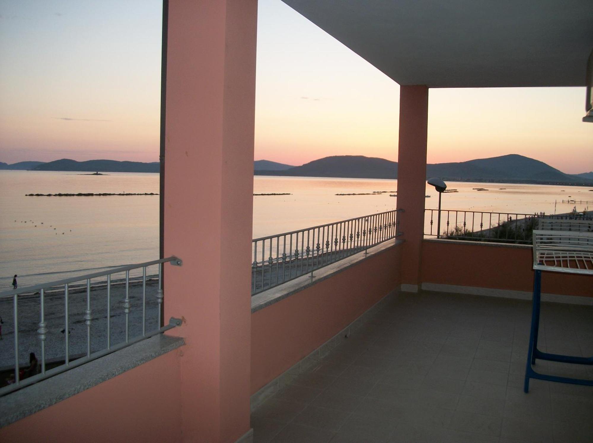 Guest House Sea Rooms Алгеро Екстериор снимка