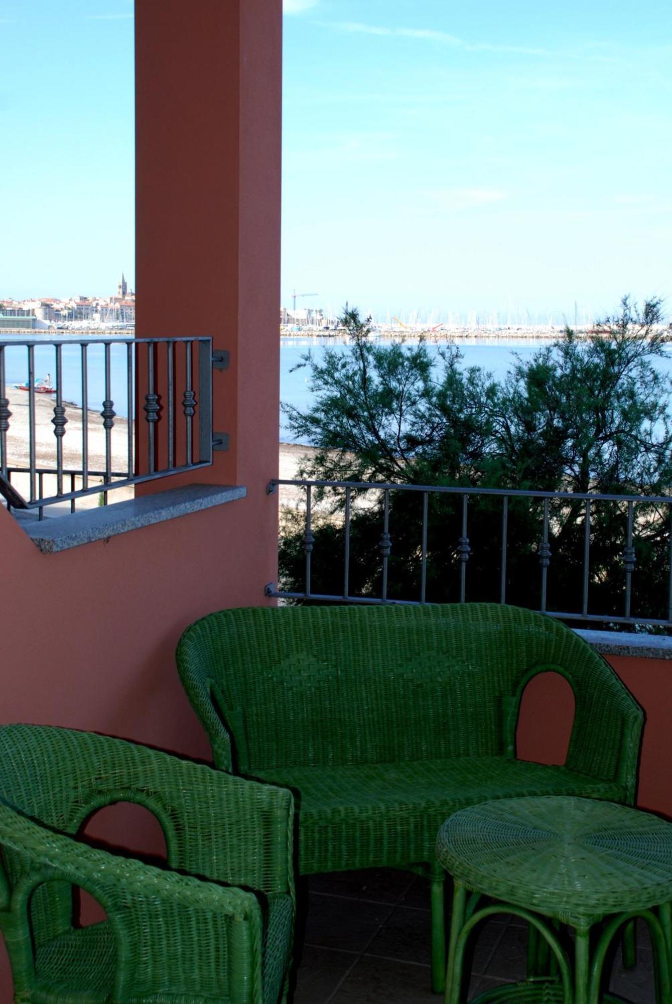 Guest House Sea Rooms Алгеро Екстериор снимка