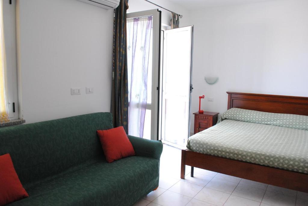 Guest House Sea Rooms Алгеро Стая снимка