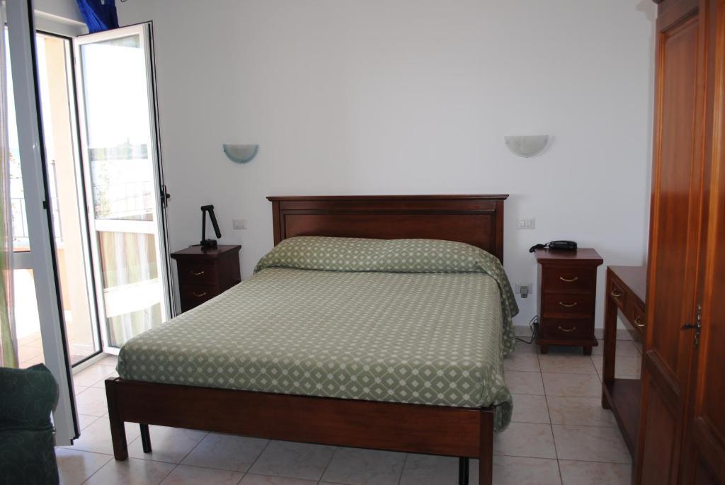 Guest House Sea Rooms Алгеро Стая снимка