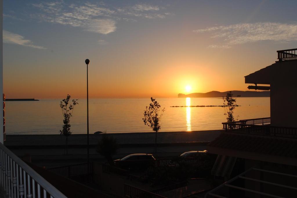 Guest House Sea Rooms Алгеро Екстериор снимка