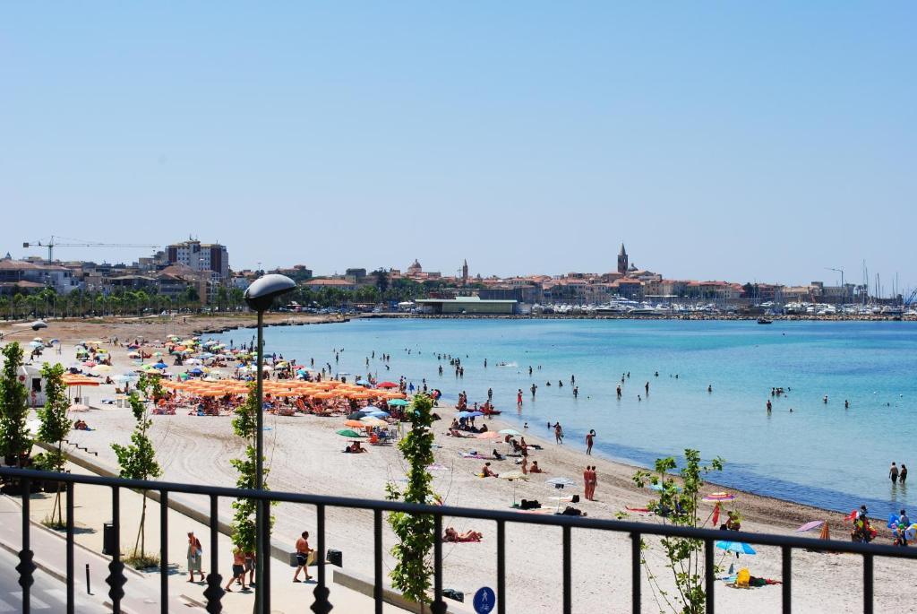 Guest House Sea Rooms Алгеро Екстериор снимка