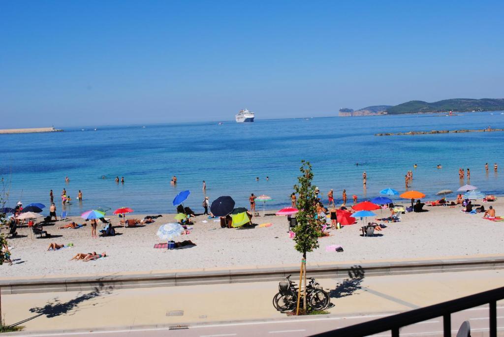 Guest House Sea Rooms Алгеро Екстериор снимка